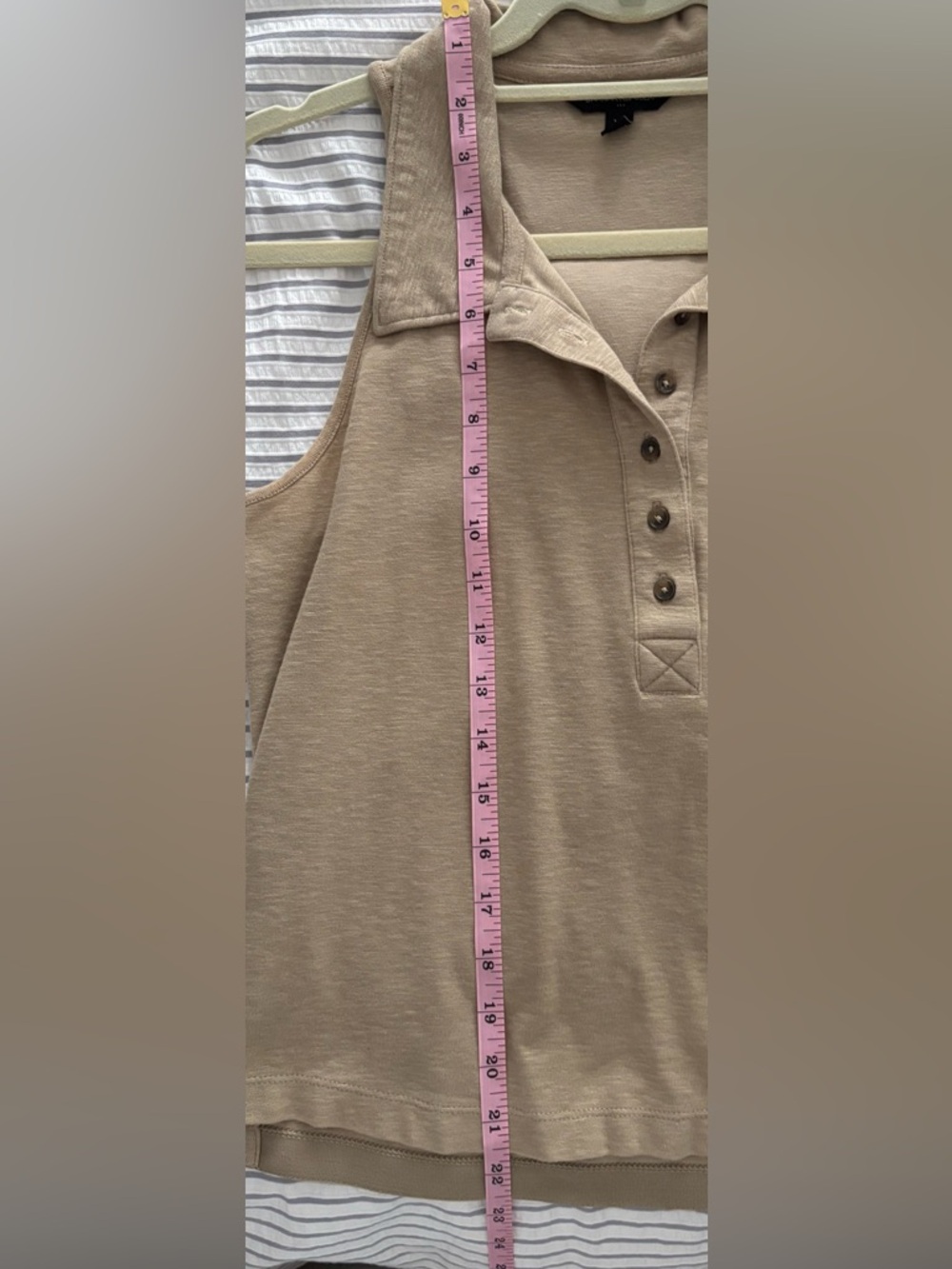 Banana Republic Beige Sleeveless Polo Top XS Ribbed Knit Button Front Summer - Picture 7 of 11